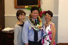 Photo of Gavin and VLSH staff; Gavin is a divorce and family law lawyer with Doi/Luke, Attorneys at Law, in Honolulu, Hawaii